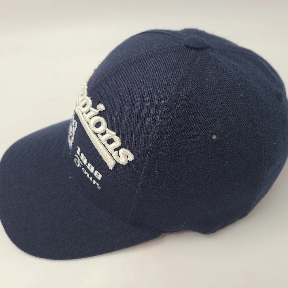 Vintage UConn Huskies Hat Snapback (Fits Small) Blue NCAA 1999 Final Four Logo